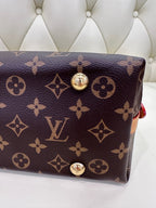 Louis Vuitton Carryall 29 x 24 x 12 M46203
