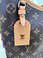 Louis Vuitton Carryall 29 x 24 x 12 M46203