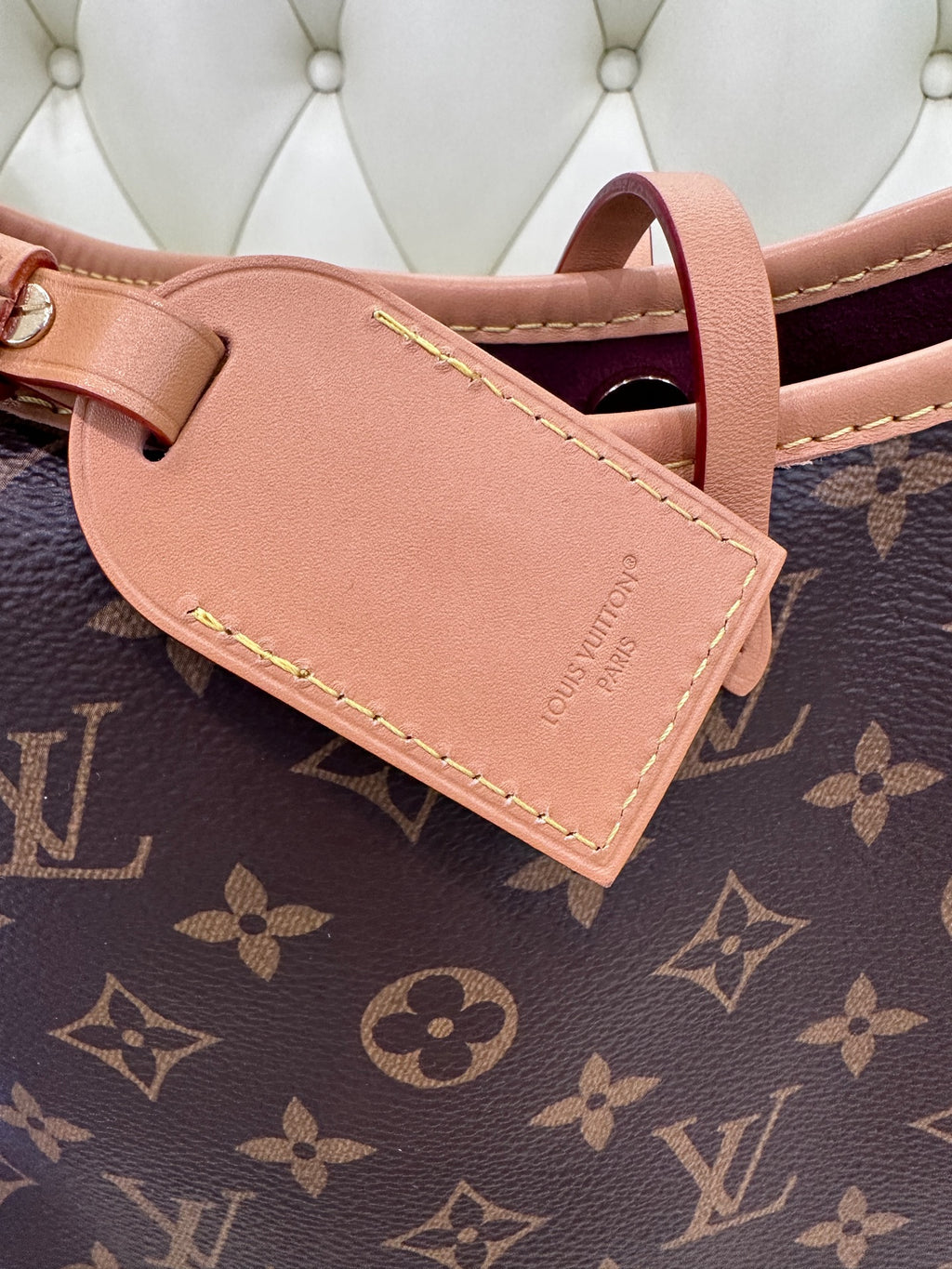 Louis Vuitton Carryall 29 x 24 x 12 M46203