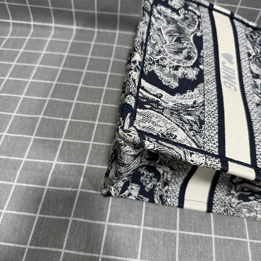 Dior Book Tote Blue M1265ZRGO_M35I