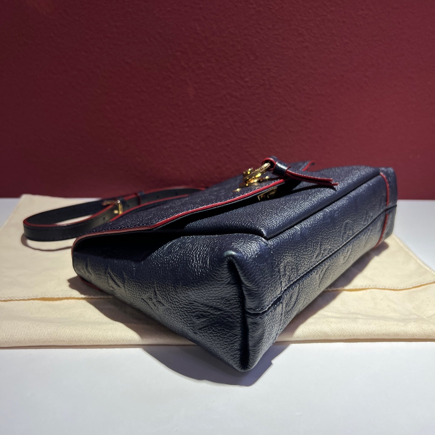 Louis Vuitton Messenger Bag M43624