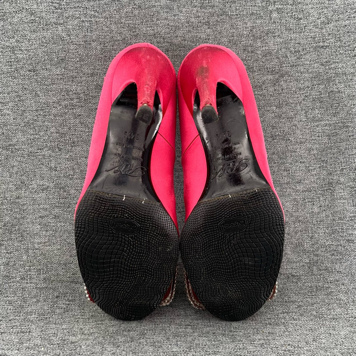 Gucci Pink High heels