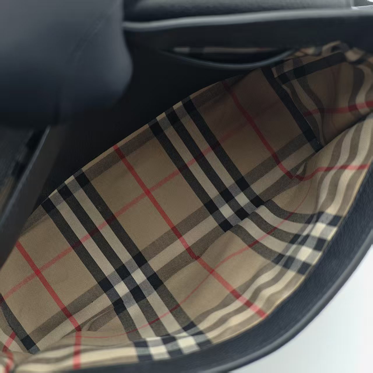 Burberry Note Pack Messenger Bag 80211101