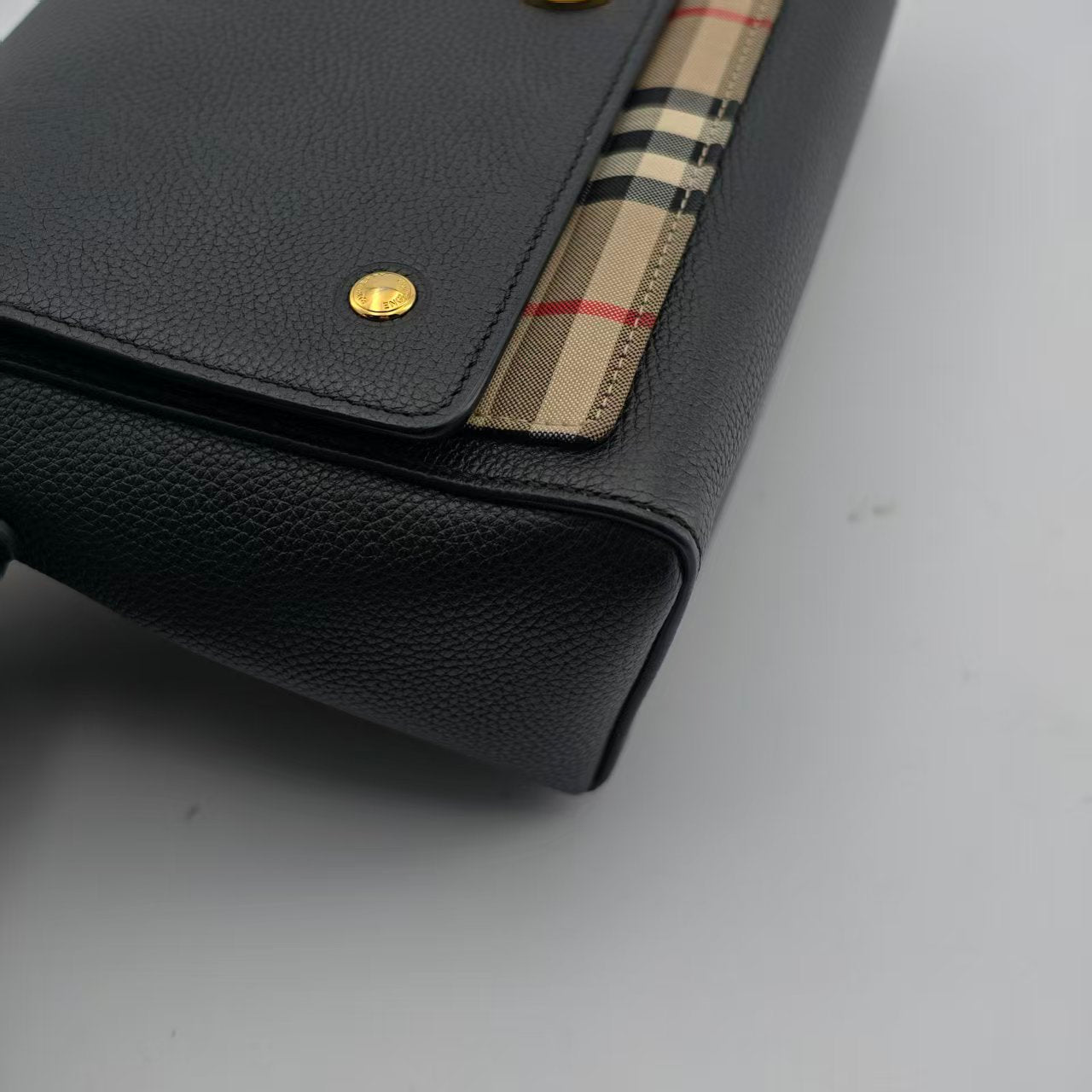 Burberry Note Pack Messenger Bag 80211101
