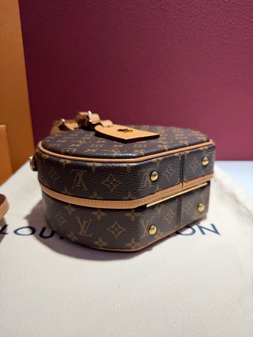 Louis Vuitton Petite Boite Chapeau Canvas 17.5x 16.5x 7.5 cm M43514