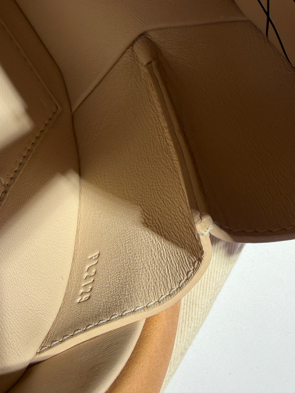 Louis Vuitton Petite Boite Chapeau Canvas 17.5x 16.5x 7.5 cm M43514