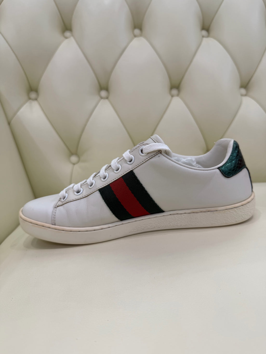 Gucci 37 454551-A38G0-9064