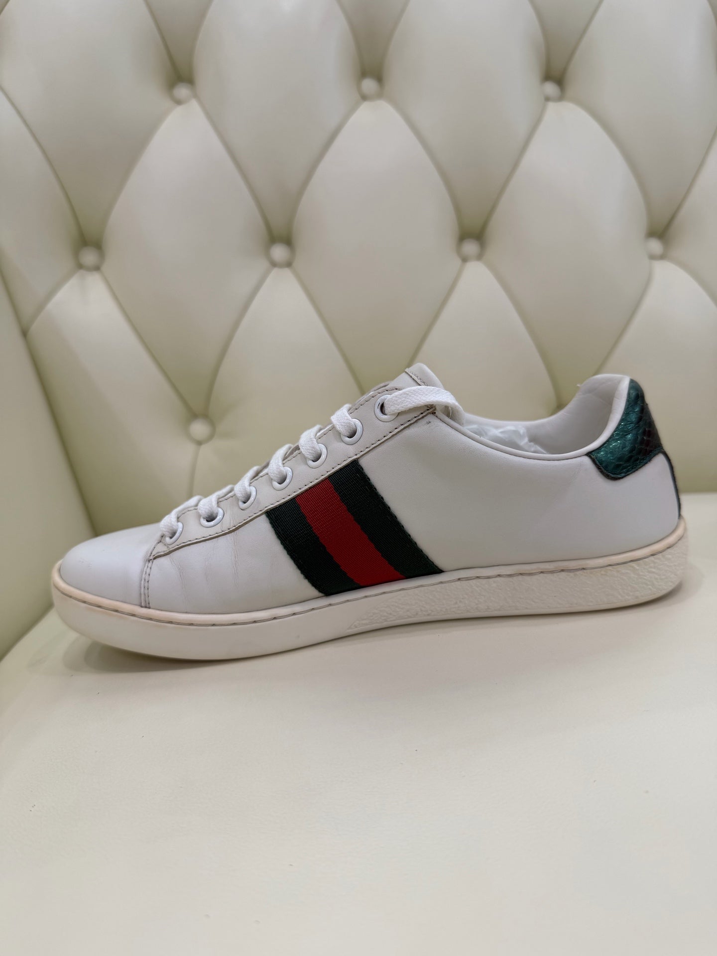 Gucci 37 454551-A38G0-9064