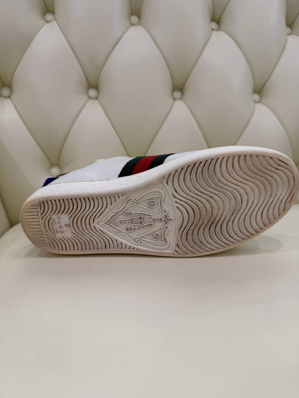 Gucci 37 454551-A38G0-9064