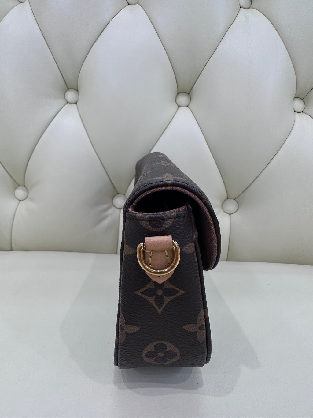 Louis Vuitton Wallet On Chain Ivy 23.5 x 12 x 4.3 M81911