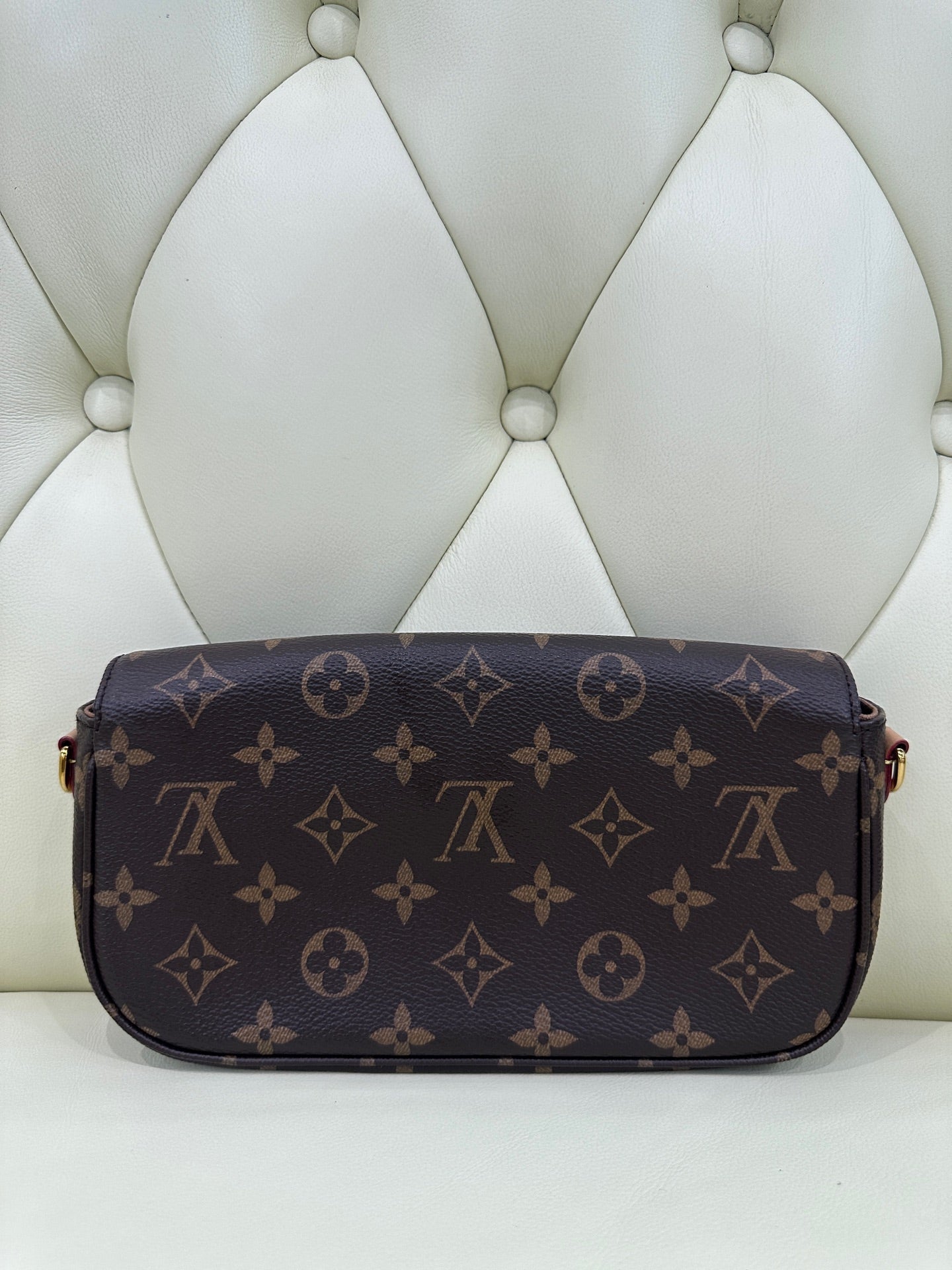 Louis Vuitton Wallet On Chain Ivy 23.5 x 12 x 4.3 M81911