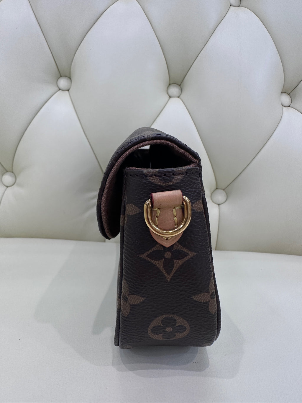 Louis Vuitton Wallet On Chain Ivy 23.5 x 12 x 4.3 M81911