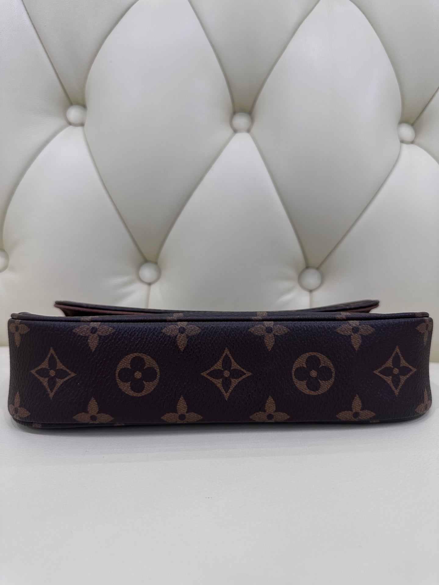 Louis Vuitton Wallet On Chain Ivy 23.5 x 12 x 4.3 M81911