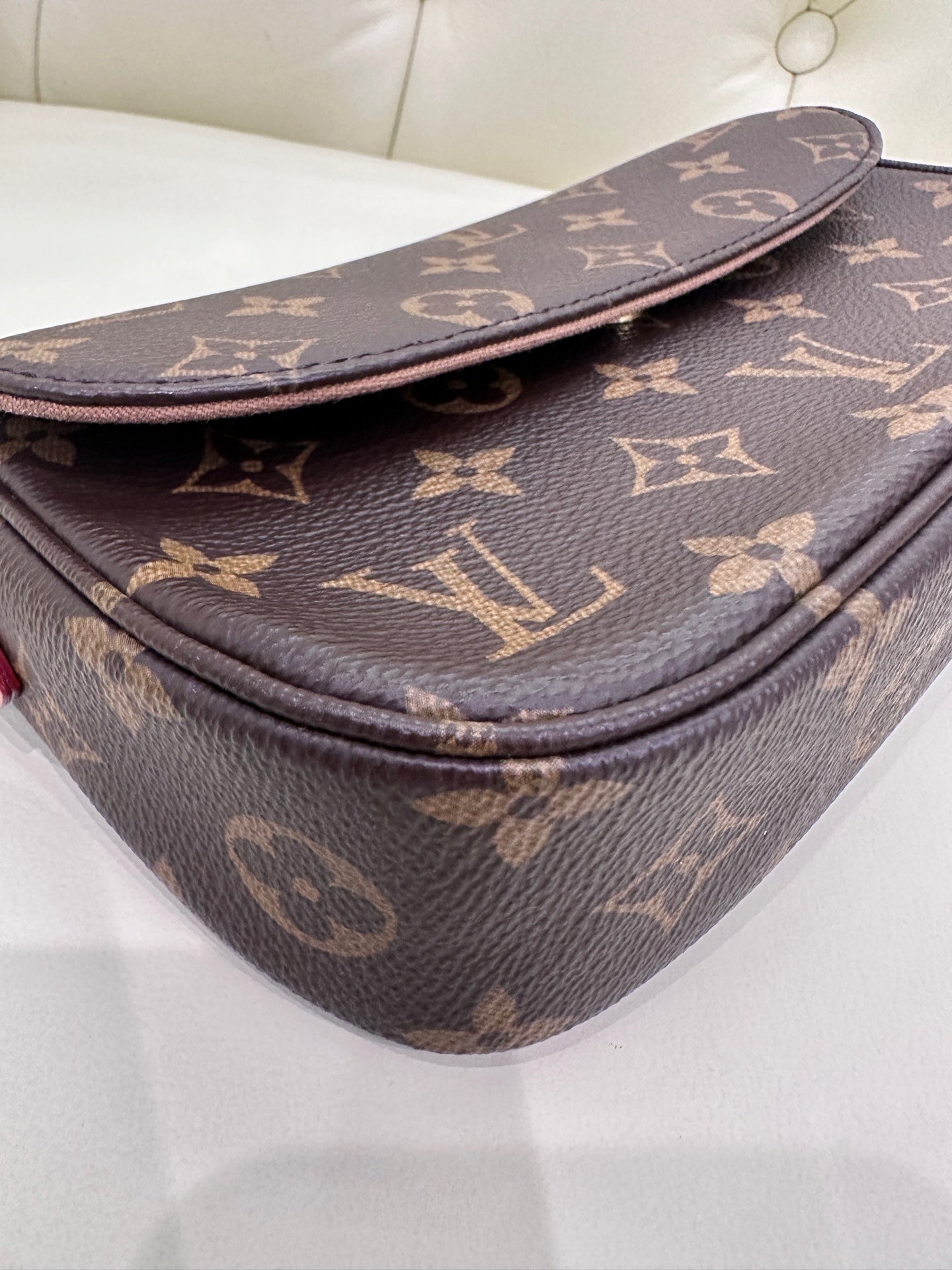 Louis Vuitton Wallet On Chain Ivy 23.5 x 12 x 4.3 M81911