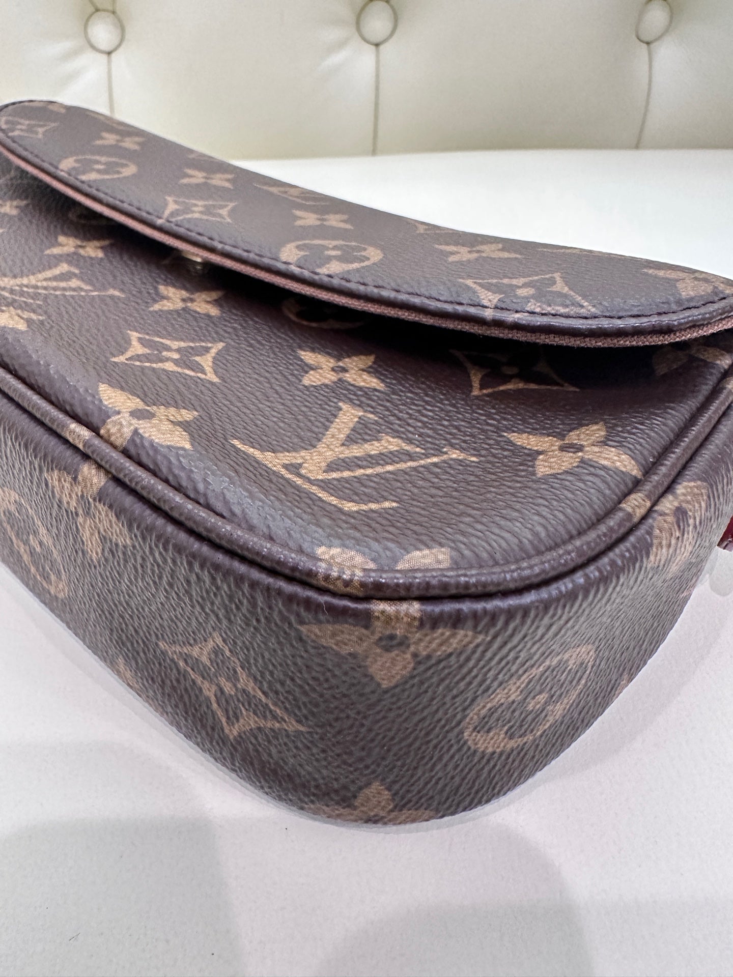 Louis Vuitton Wallet On Chain Ivy 23.5 x 12 x 4.3 M81911