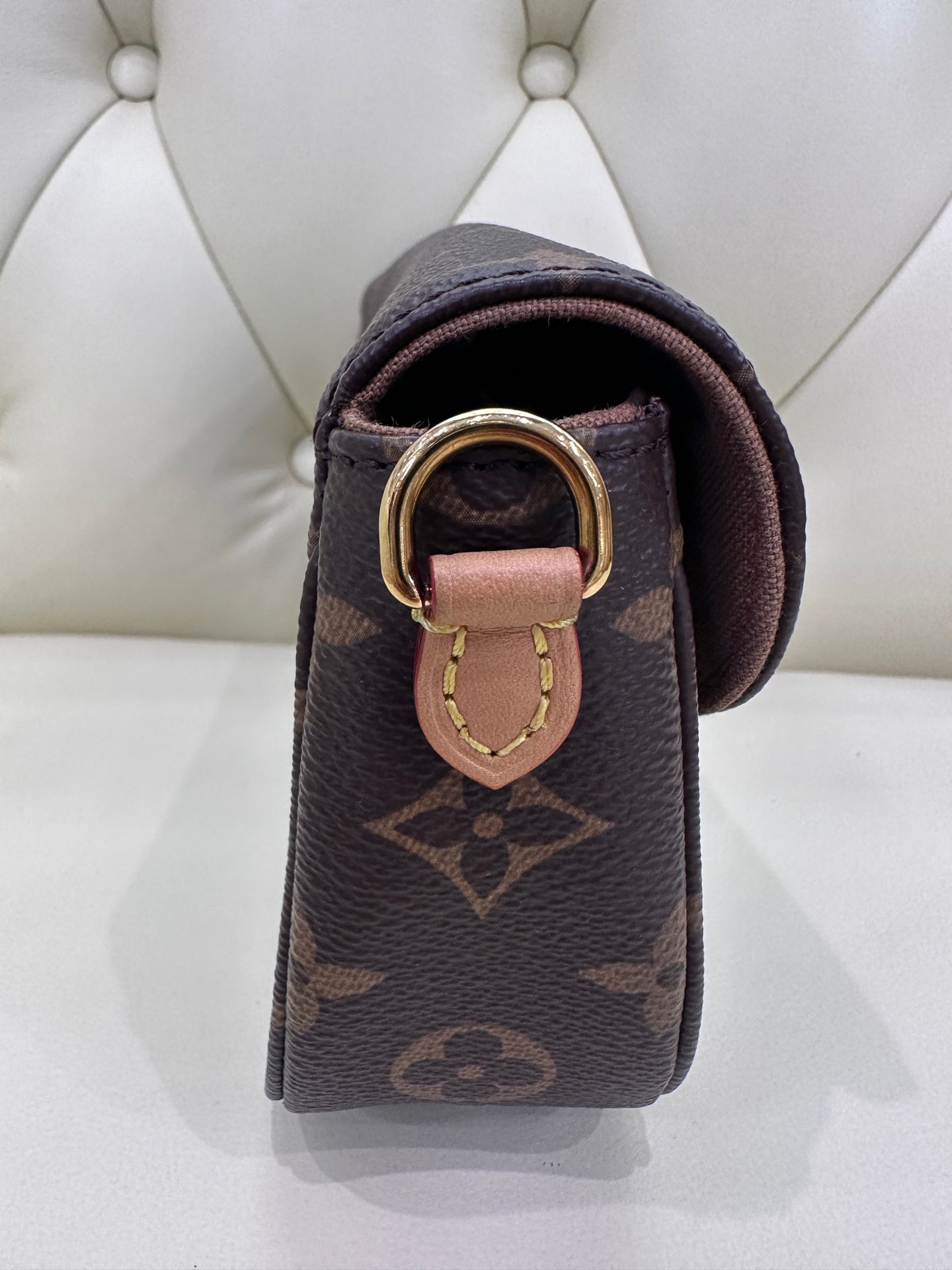 Louis Vuitton Wallet On Chain Ivy 23.5 x 12 x 4.3 M81911
