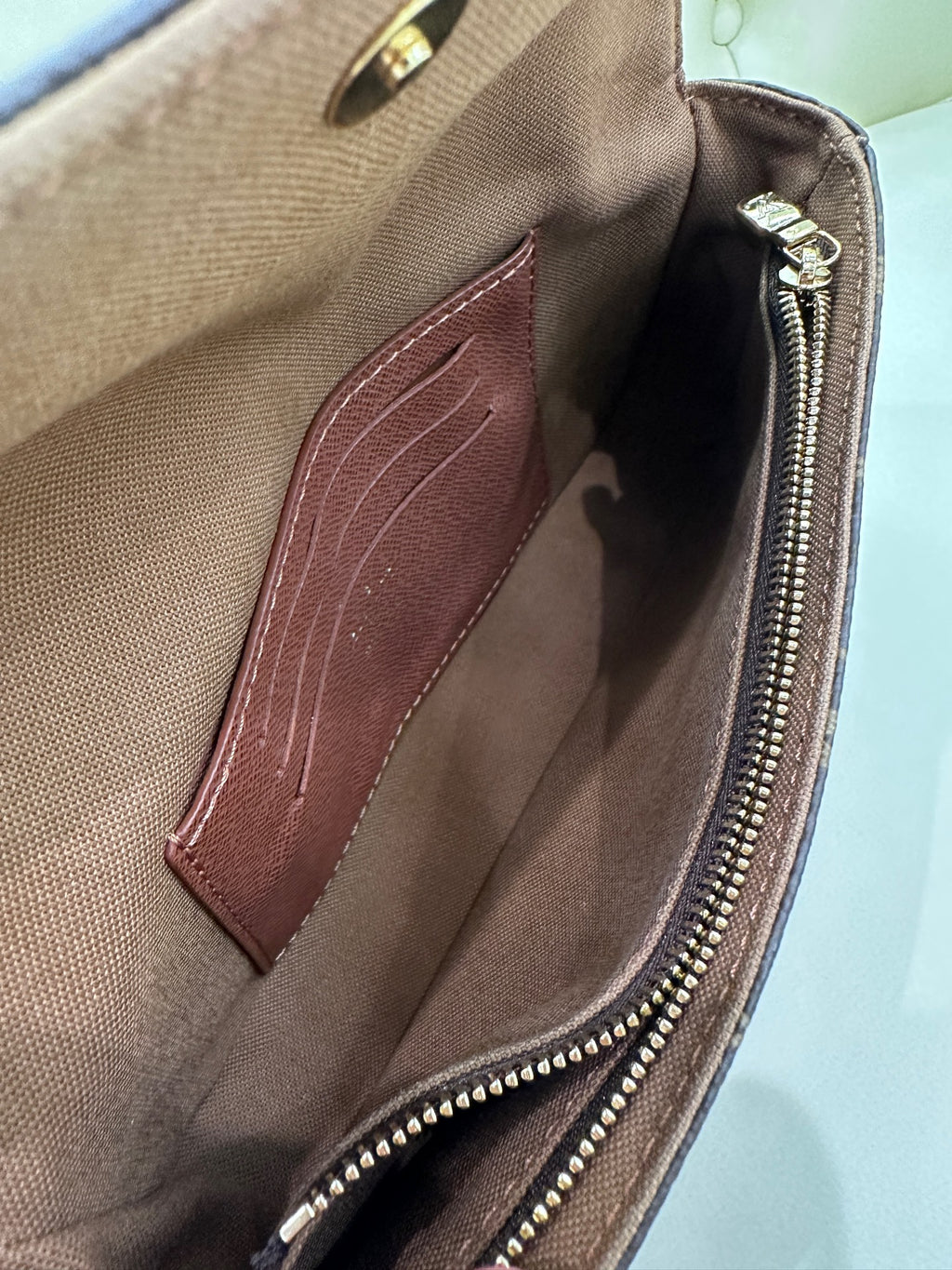 Louis Vuitton Wallet On Chain Ivy 23.5 x 12 x 4.3 M81911