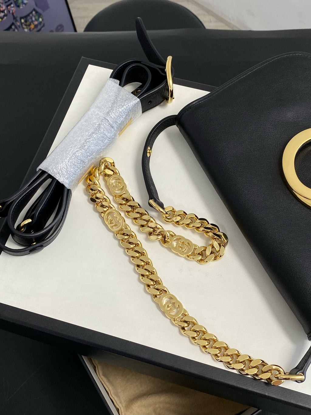 Gucci Gucci Blondie Collection Metal Gold Crossbody 699268 UXX0G 1000