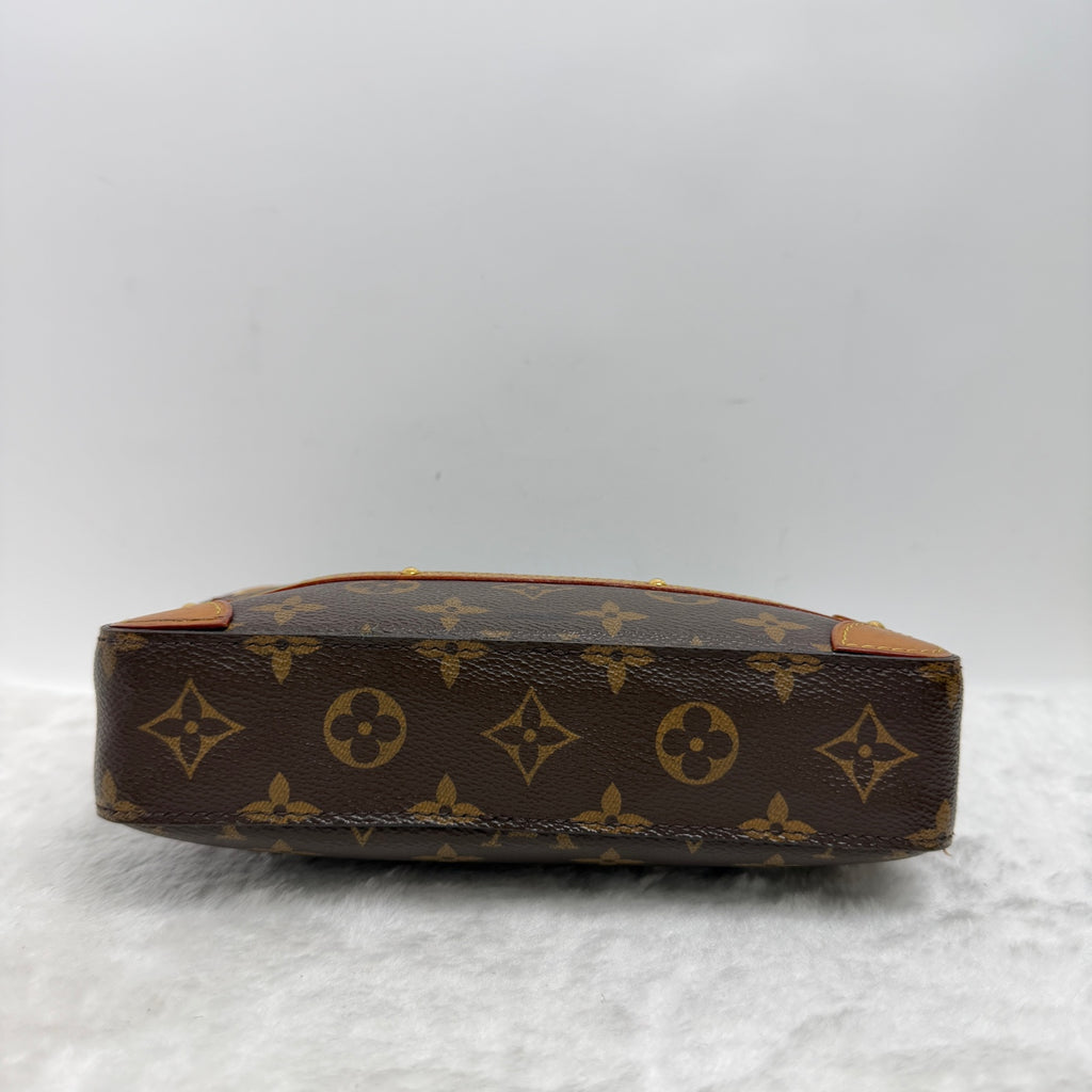 Louis Vuitton Canvas Beige