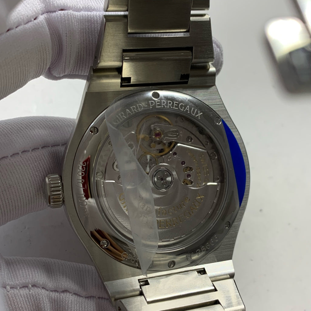 Girard-Perregaux Laureato 42 mm 81010-11-3153-1CM