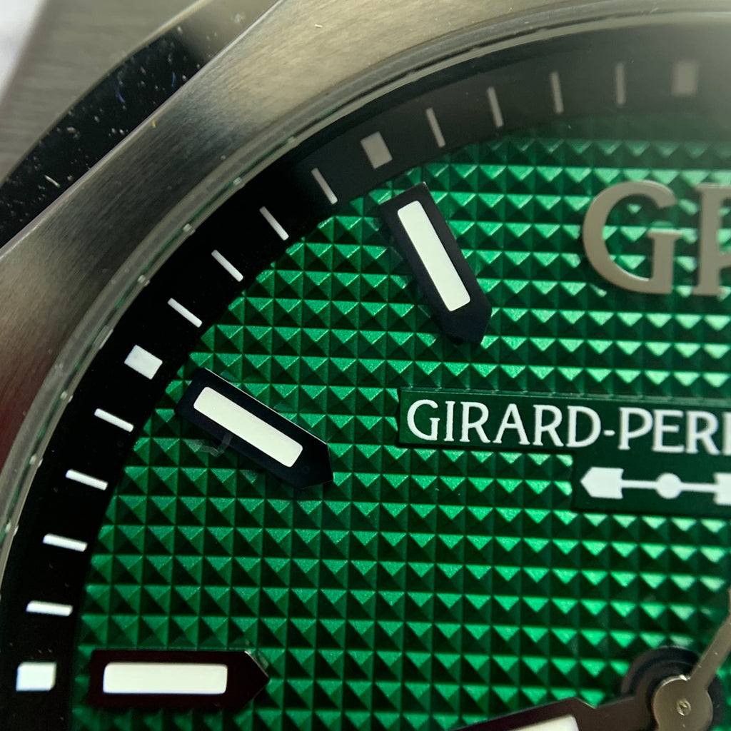 Girard-Perregaux Laureato 42 mm 81010-11-3153-1CM