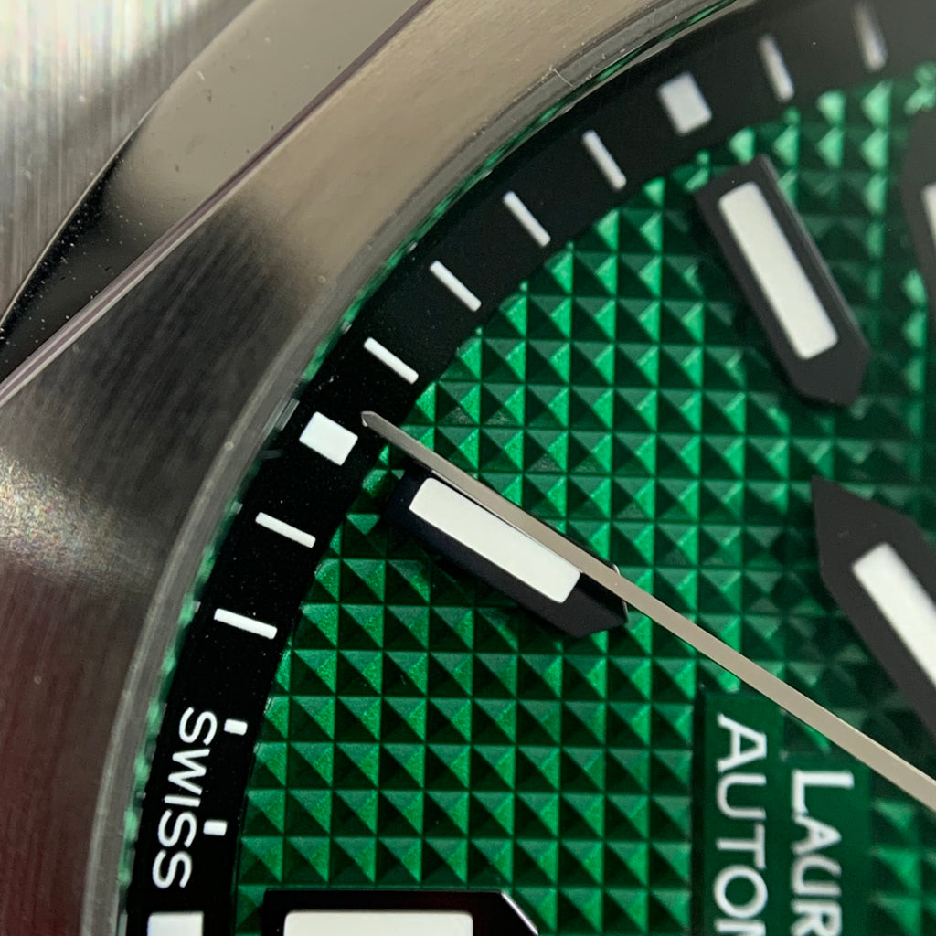 Girard-Perregaux Laureato 42 mm 81010-11-3153-1CM
