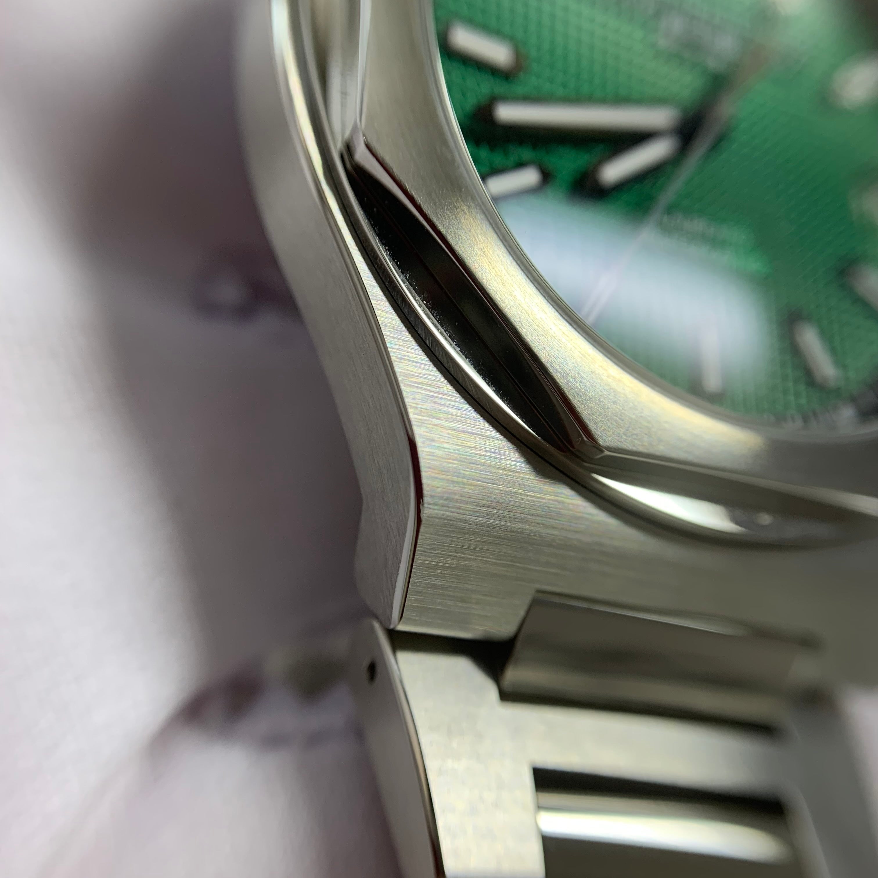 Girard-Perregaux Laureato 42 mm 81010-11-3153-1CM