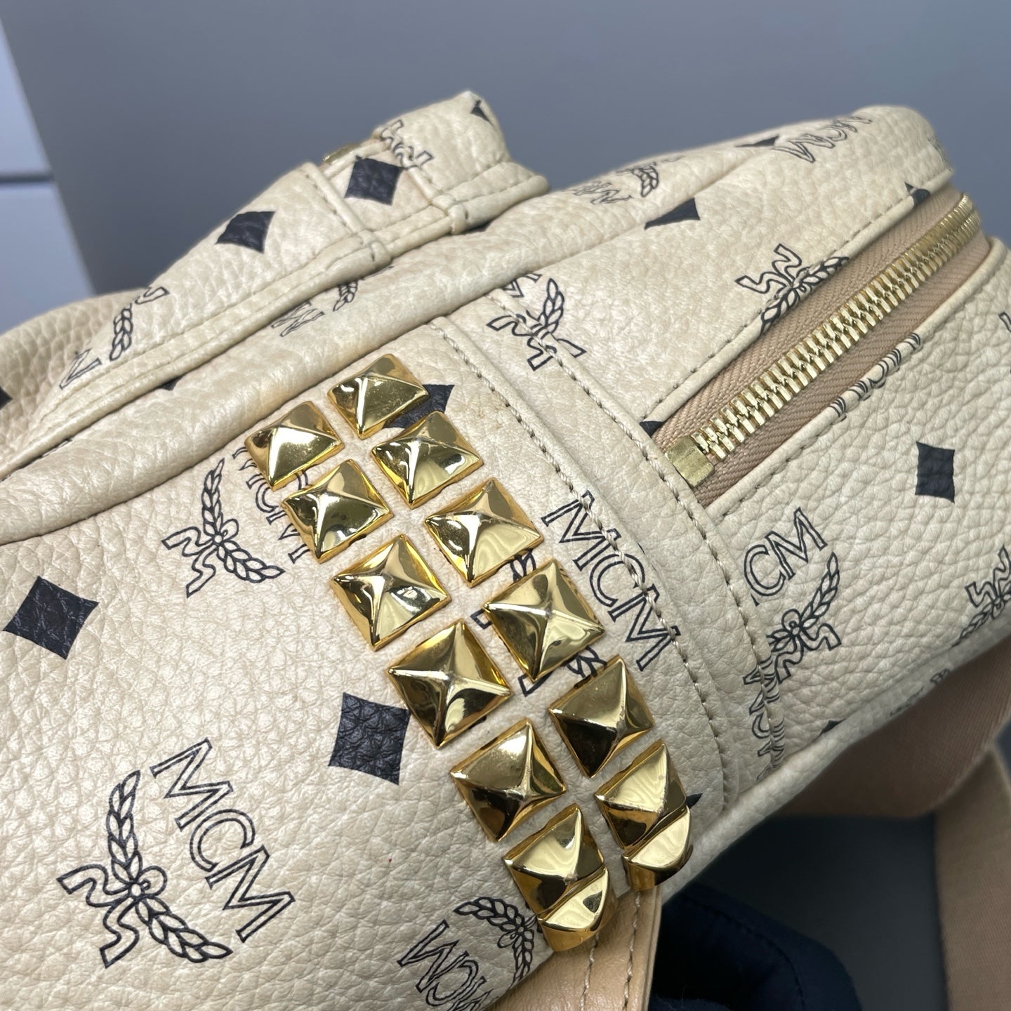 MCM Yellow