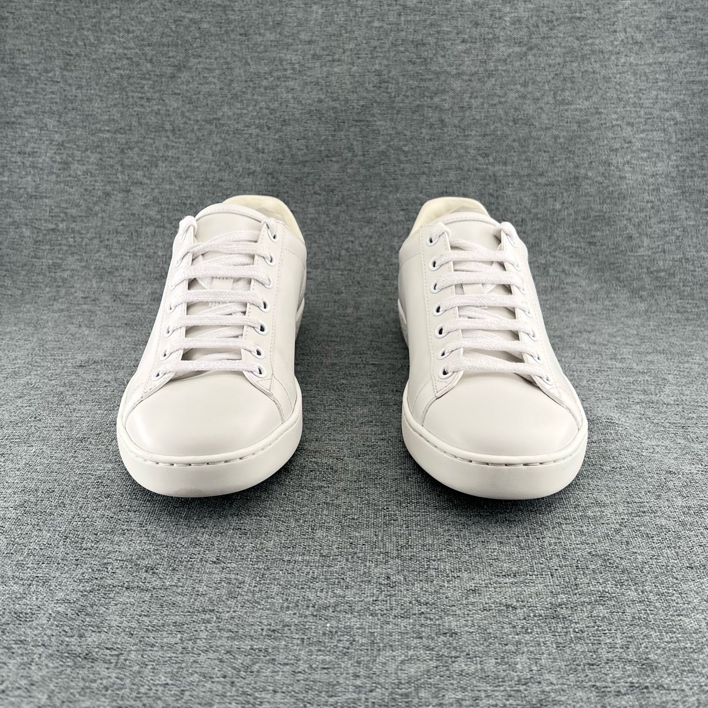 Gucci White Skate shoes