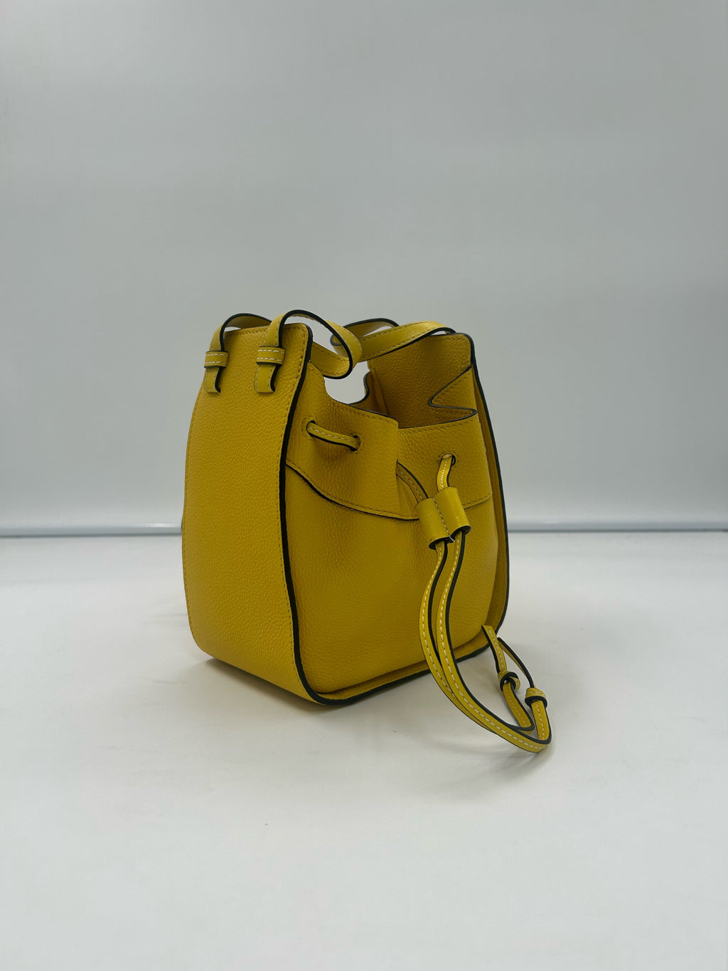 Loewe Yellow