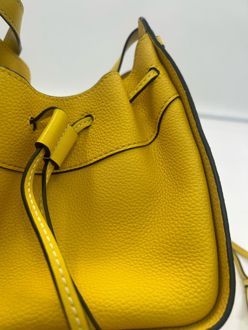 Loewe Yellow