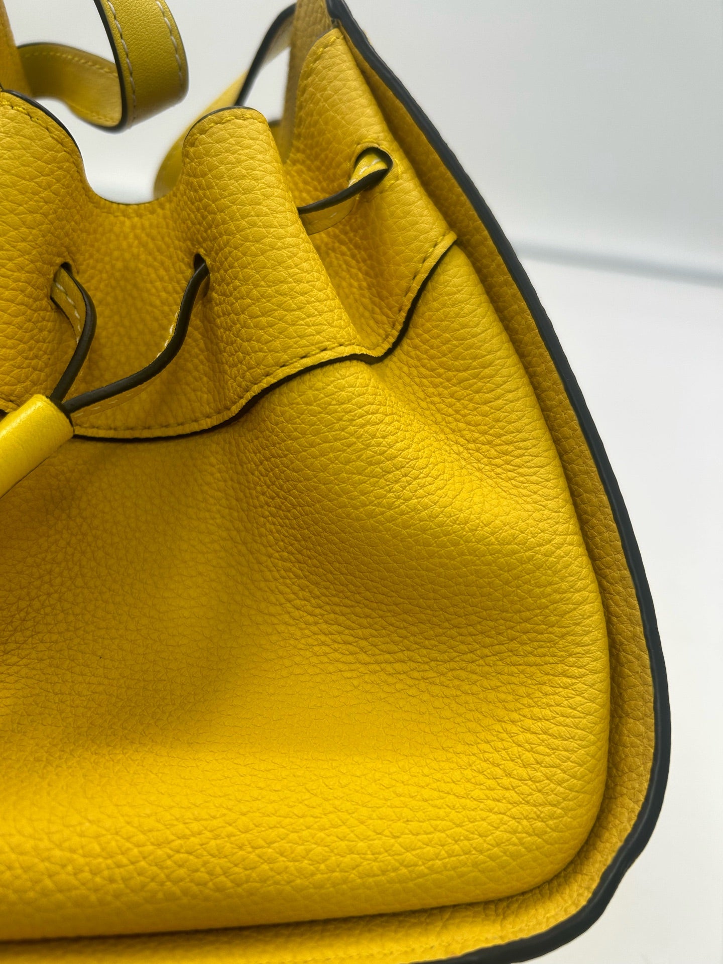 Loewe Yellow