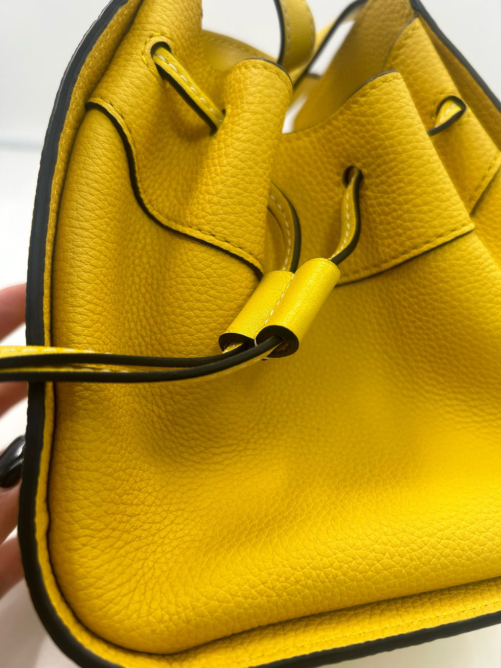 Loewe Yellow