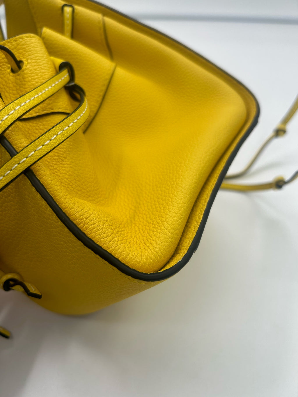 Loewe Yellow