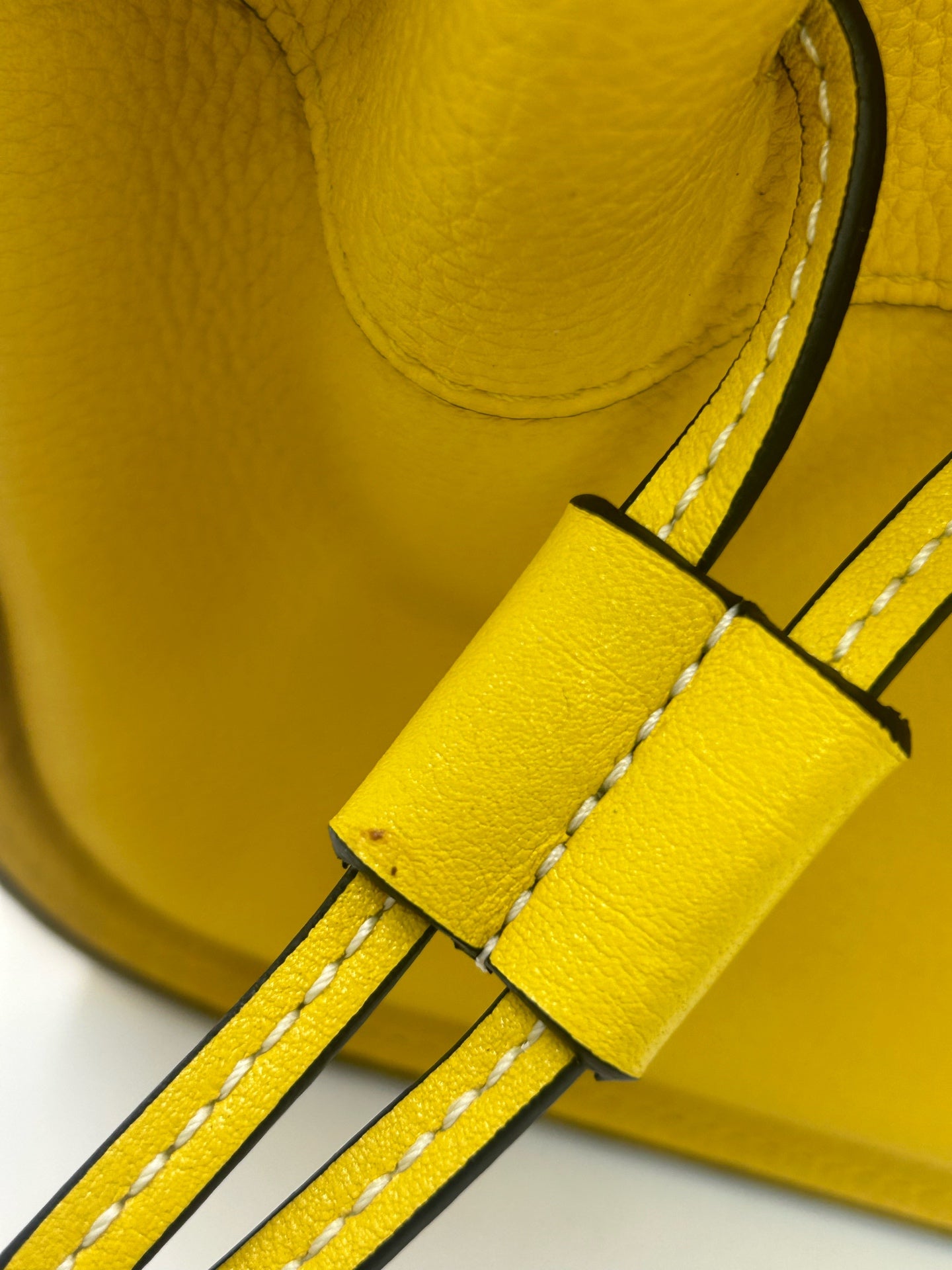 Loewe Yellow