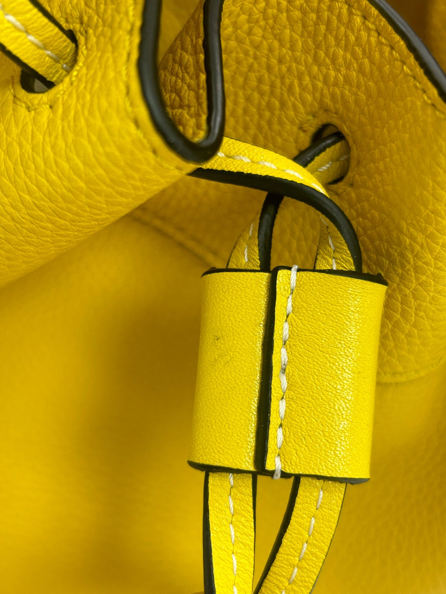 Loewe Yellow