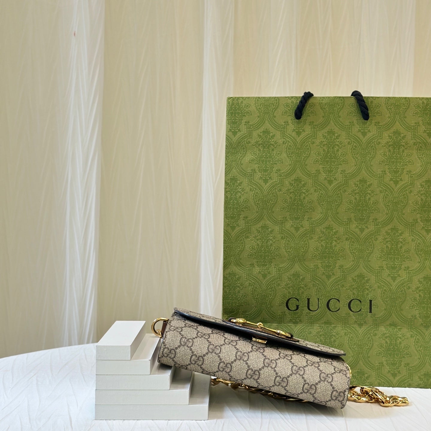 Gucci 724713HUHHX8565