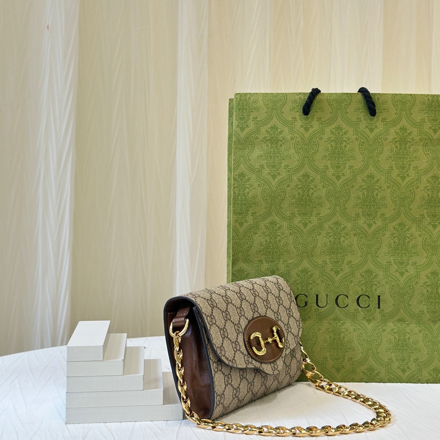 Gucci 724713HUHHX8565