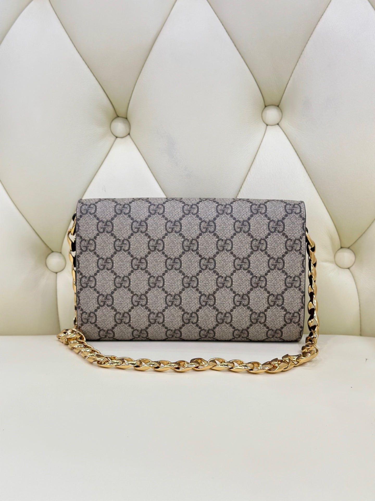 Gucci 724713HUHHX8565