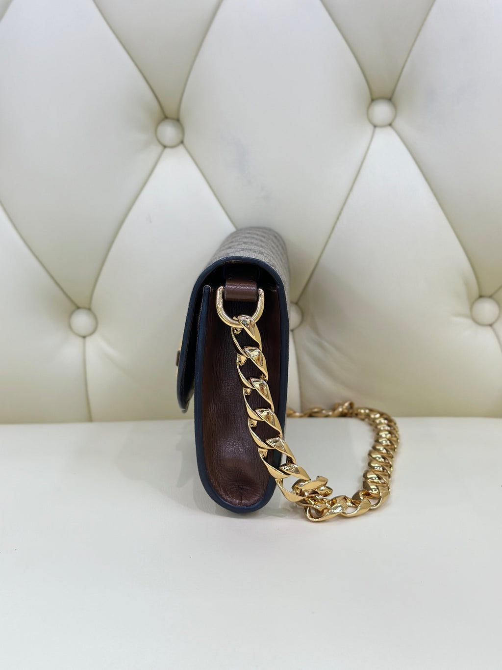Gucci 724713HUHHX8565