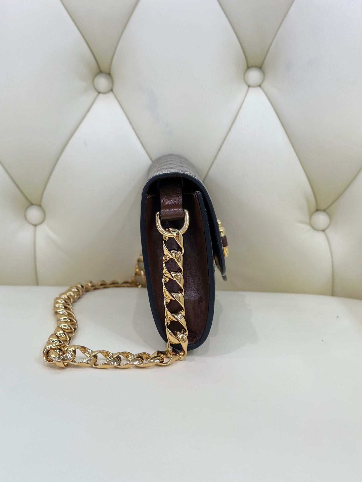Gucci 724713HUHHX8565