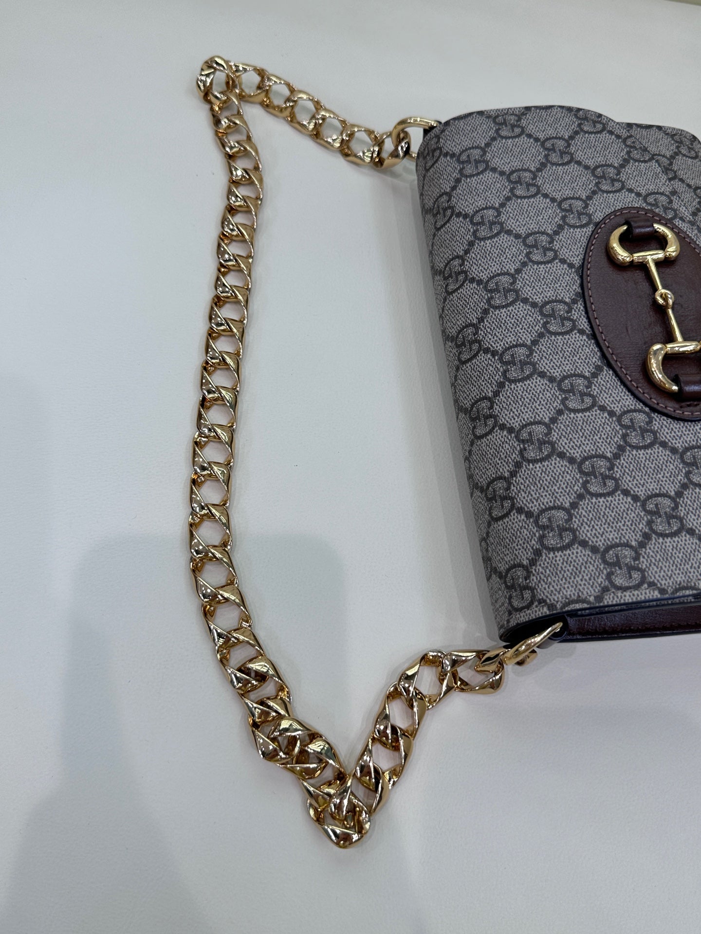 Gucci 724713HUHHX8565