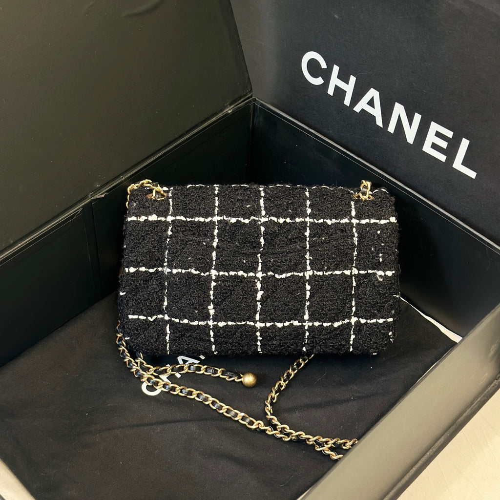 Chanel Mouth cover bag 20×7×13 AS1787-B14718-M9999