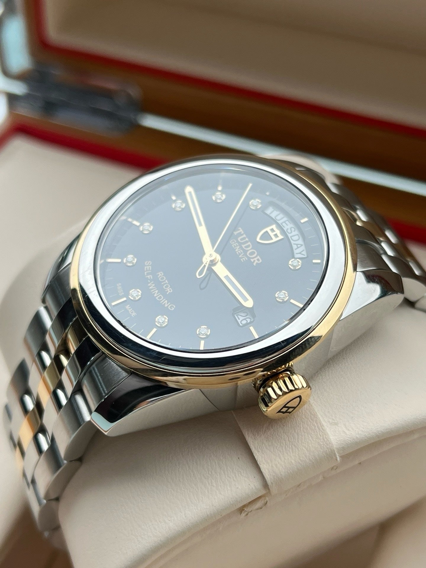 Tudor Junjue Sunday Calendar Model Black Automatic (self-winding) watch 39 millimeters m56003-0008
