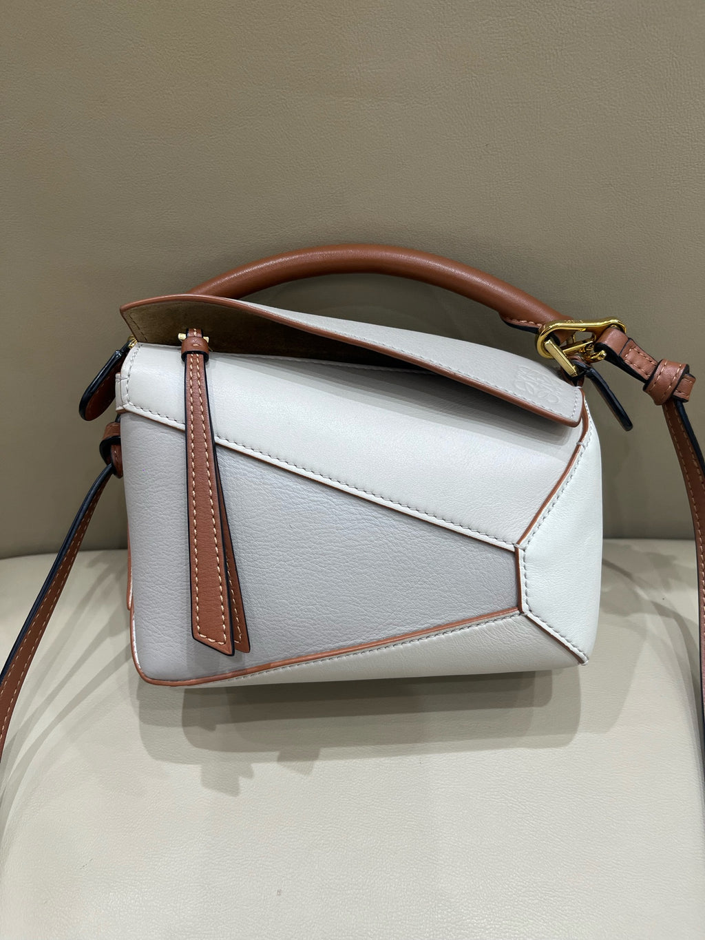 Loewe Handbag Leather Backpack 18 × 8 × 12.5 cm (can hold an iPhone 13 Pro Max) A510U95X34-5744