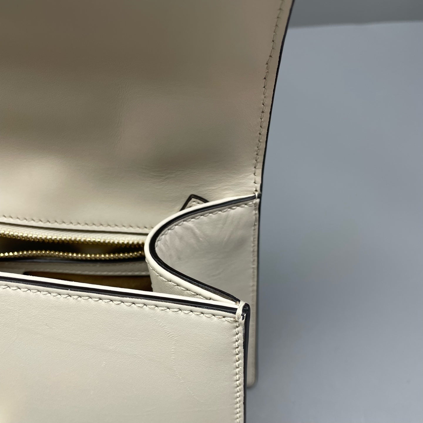 Gucci White