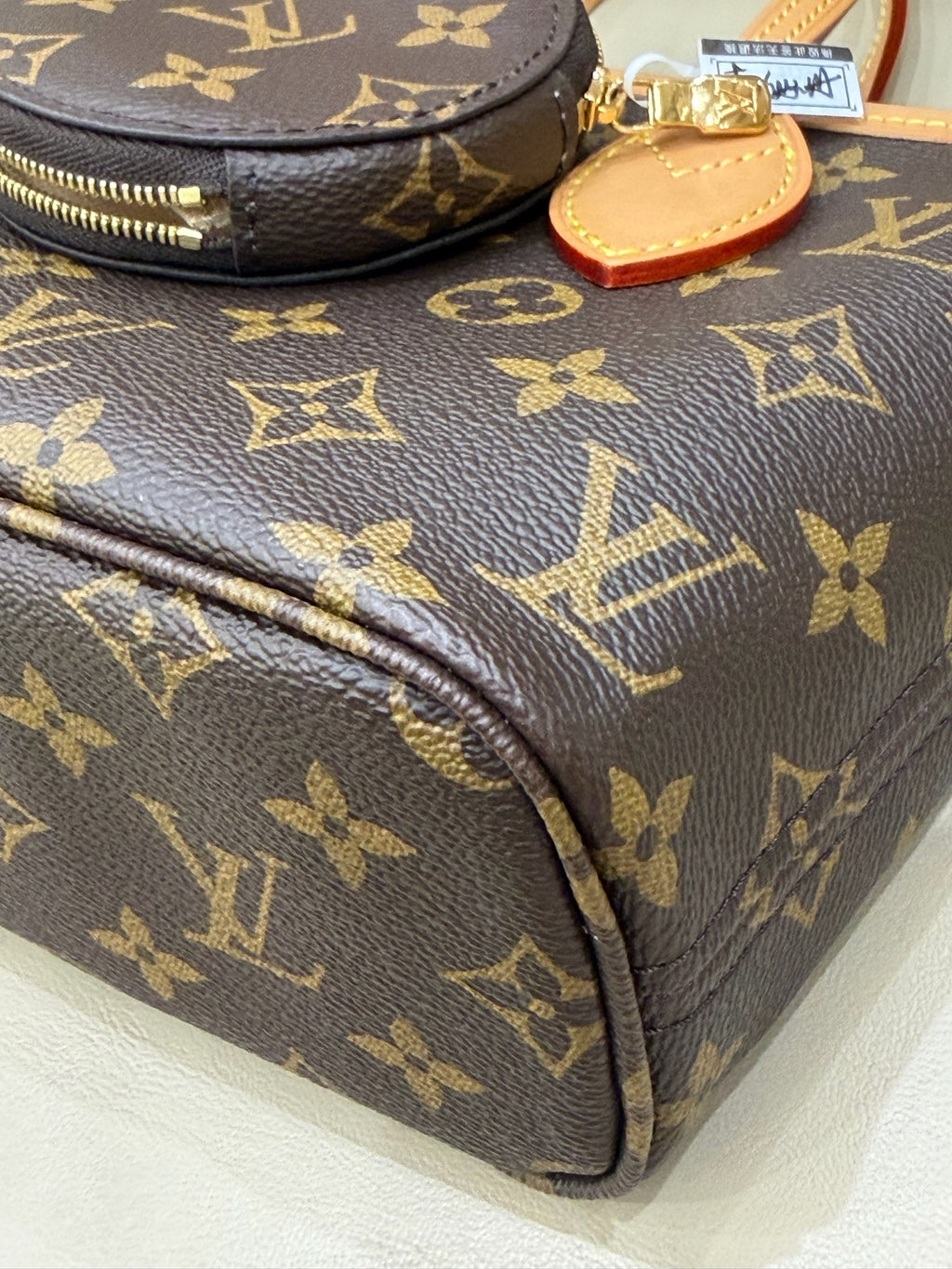 Louis Vuitton Neverfull Bb Crossbody 24 x 14 x 9 M46705