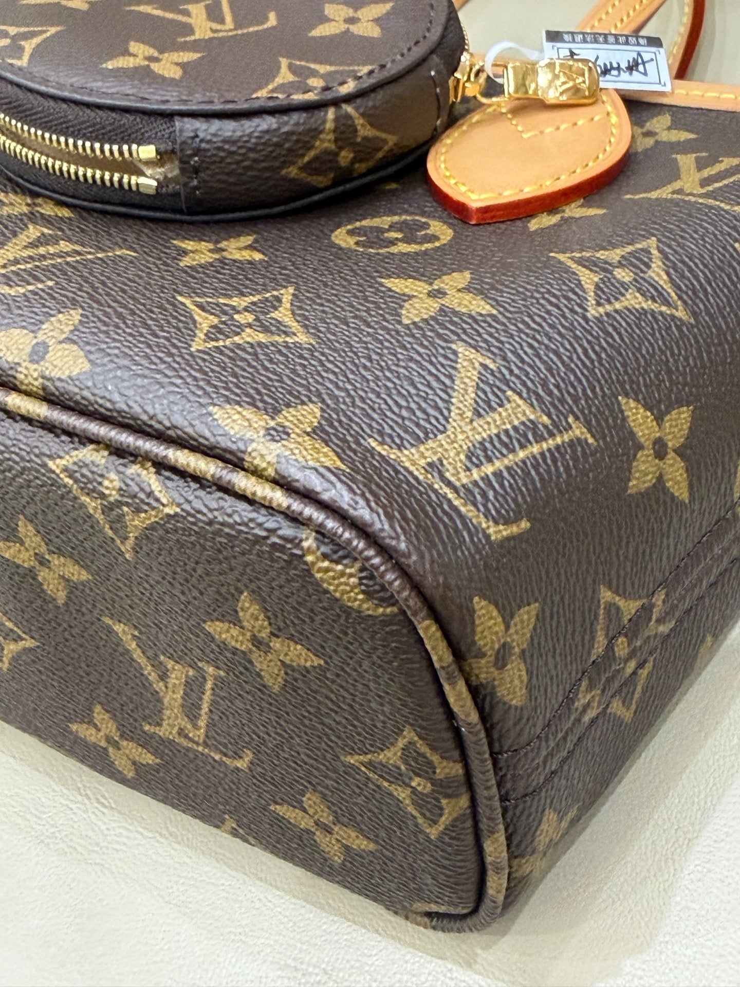 Louis Vuitton Neverfull Bb Crossbody 24 x 14 x 9 M46705