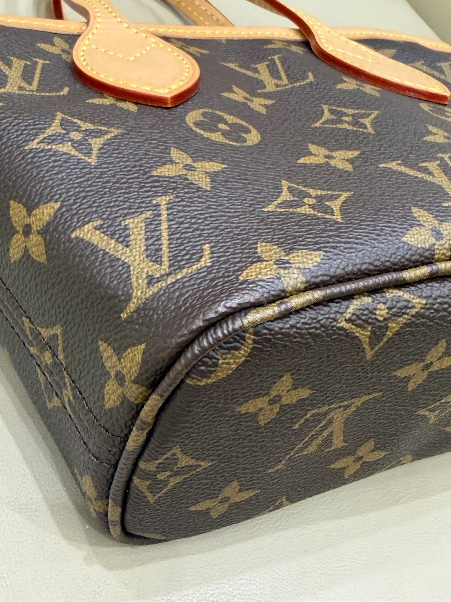Louis Vuitton Neverfull Bb Crossbody 24 x 14 x 9 M46705