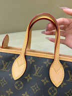 Louis Vuitton Neverfull Bb Crossbody 24 x 14 x 9 M46705